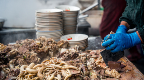 冬季羊肉汤羊杂大排档