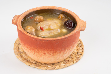 桂圆莲子鸽子汤 