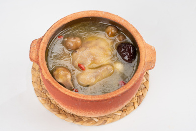 桂圆莲子鸽子汤 