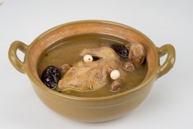桂圆莲子鸽子汤 