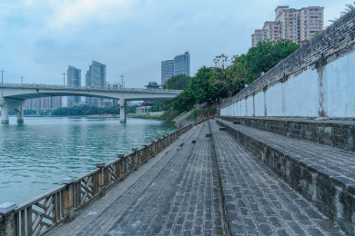 南宁邕江大桥与滨江城市高楼建筑景观