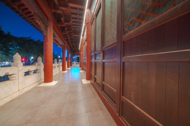 南宁民生广场畅游阁中式传统建筑走廊夜景