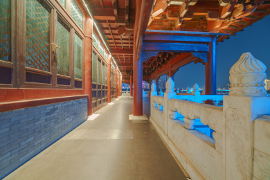 南宁民生广场畅游阁中式传统建筑走廊夜景