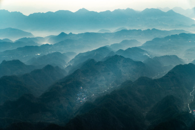 航拍湖南湘西龙山县里耶镇八面山日出云海