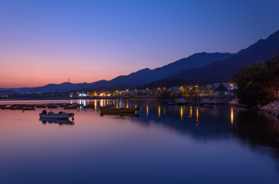 中国香港大埔大美督海湾港口夜景灯光