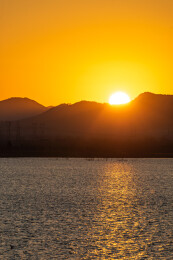 冬天的山东济宁邹城孟子湖日出朝霞自然风光