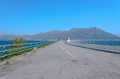 中国香港大埔大美督船湾淡水湖水坝旅游景区