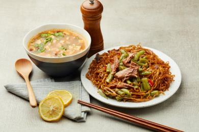 小米粥肉夹馍羊肉炒面套餐