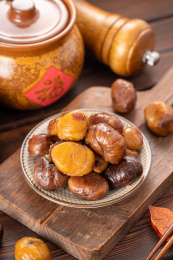 餐盘里的油栗仁