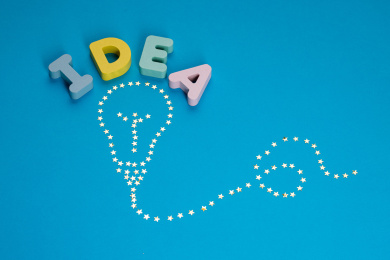 星星组成的灯泡图案与IDEA积木文字