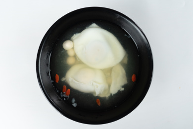 莲子炖蛋  