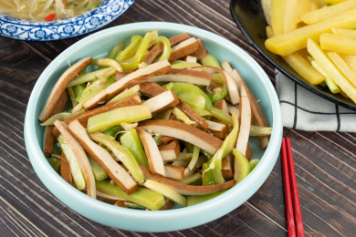 青笋炒豆干 