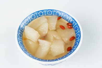 冰糖炖香梨  