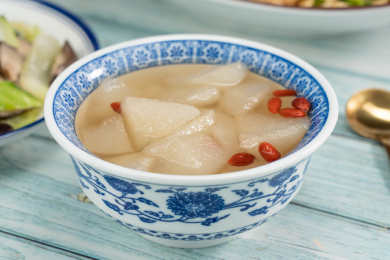 冰糖炖香梨  
