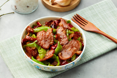 辣椒炒烟熏鸭胸肉 