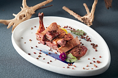 分切半只花椒卤水鸭