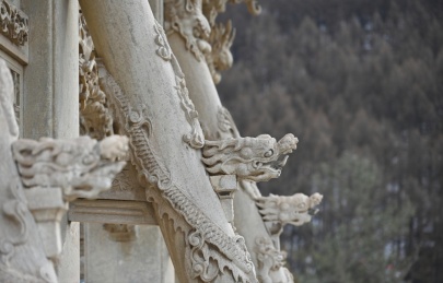 中国山西省忻州市五台山龙泉寺石雕