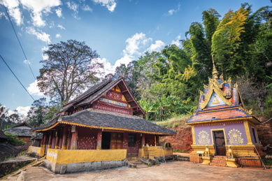 景迈山糯干古寨传统建筑风光