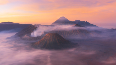 印度尼西亚Bromo火山日出云海
