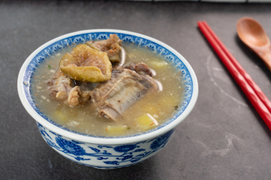 无花果炖排骨汤 