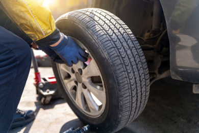 汽车修理厂轮胎更换服务
