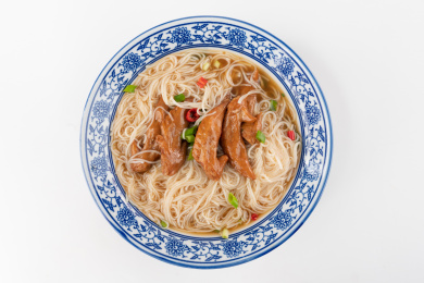鸡翅粉丝煲  