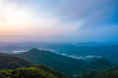 中国华南广东省深圳市梧桐山风景区风光