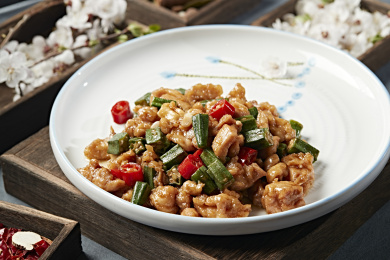 米椒秋葵炒鸡腿肉