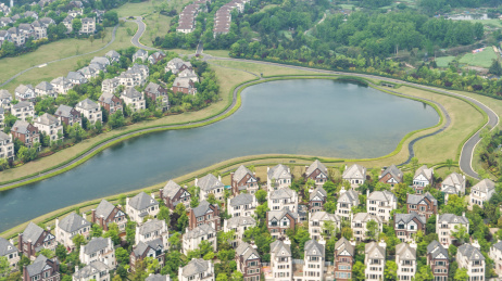 成都市双流区牧马山蔚蓝卡地亚小区别墅群