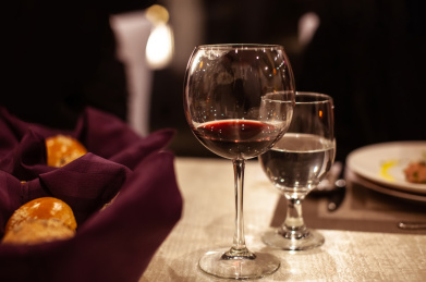 西式晚宴餐桌美食特写