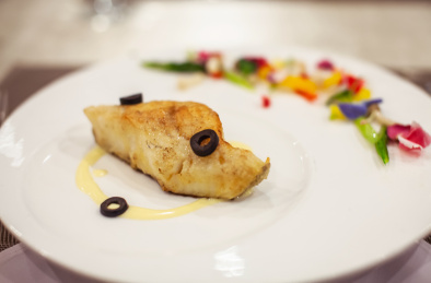 西式晚宴餐桌美食特写