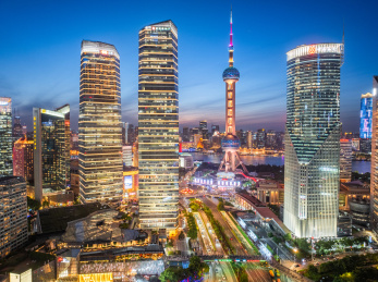 航拍上海陆家嘴金融城现代都市摩天大楼