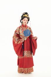 白色背景下穿着中国明朝明制汉服服饰的女性