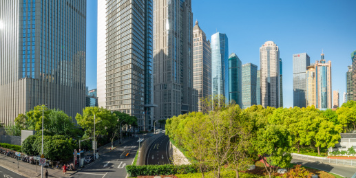 上海陆家嘴金融城现代城市摩天大楼东方明珠