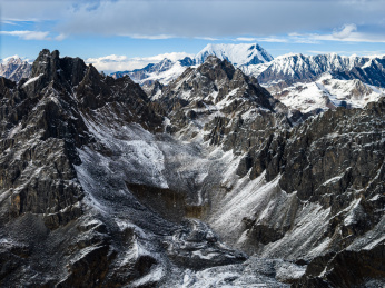 中国西藏 横断山脉冬季风光雪景 高原 