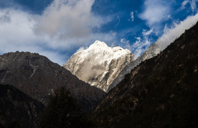 中国西藏 横断山脉冬季风光雪景 高原 