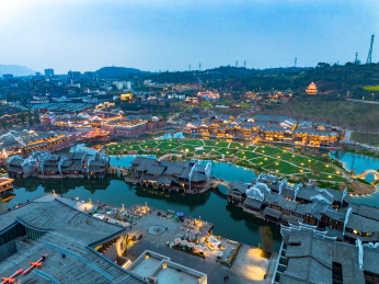 四川宜宾李庄古镇月亮田景区夜景