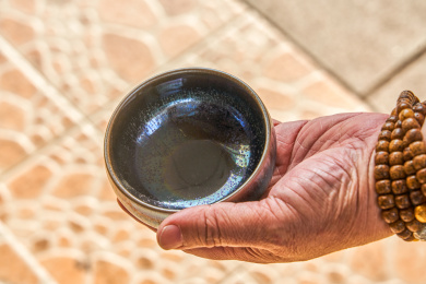 中国传统的福建建盏茶杯特写