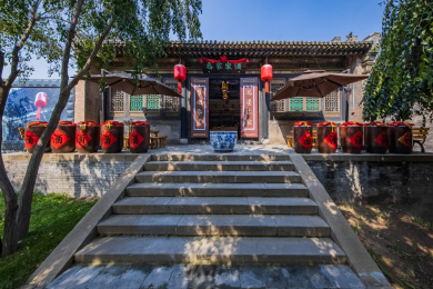 中国山西省祁县乔家堡村乔家大院酒坊建筑