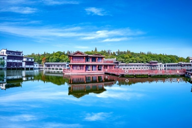 湖北荆州九老仙都湘东苑南北朝园林湖中画舫