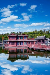 湖北荆州九老仙都湘东苑南北朝园林湖中画舫