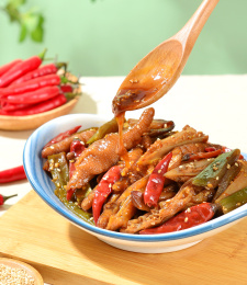 无骨鸡爪椒麻贡菜大杂烩