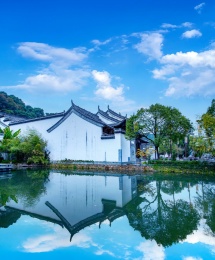 江西婺源县江湾古村落池塘