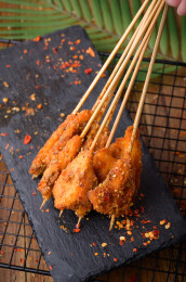 美味的油炸鸡柳串