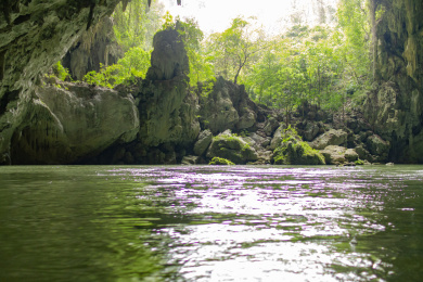 地下河溶洞百鸟岩延寿洞