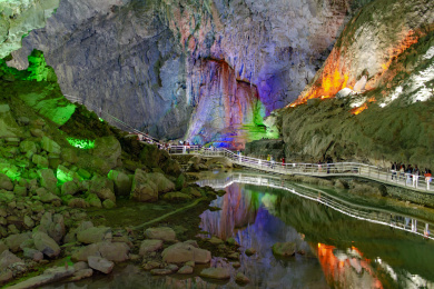 天下第一洞巴马长寿村百魔洞