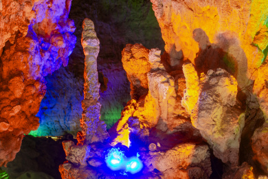 天下第一洞巴马长寿村百魔洞