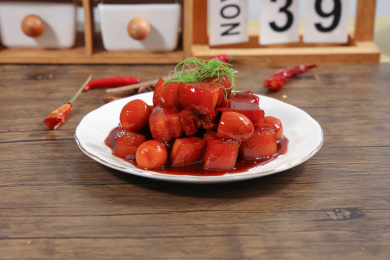 鹌鹑蛋红烧肉