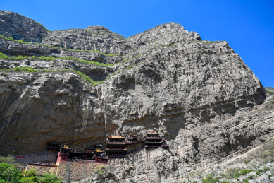 远眺山西大同悬空寺 建筑与自然的完美融合