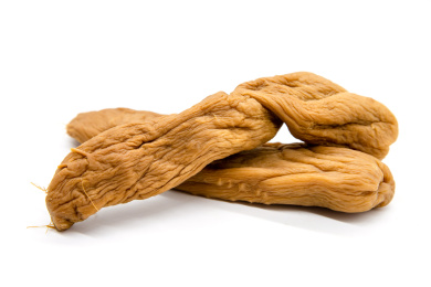 白背景一盘腌制白萝卜干